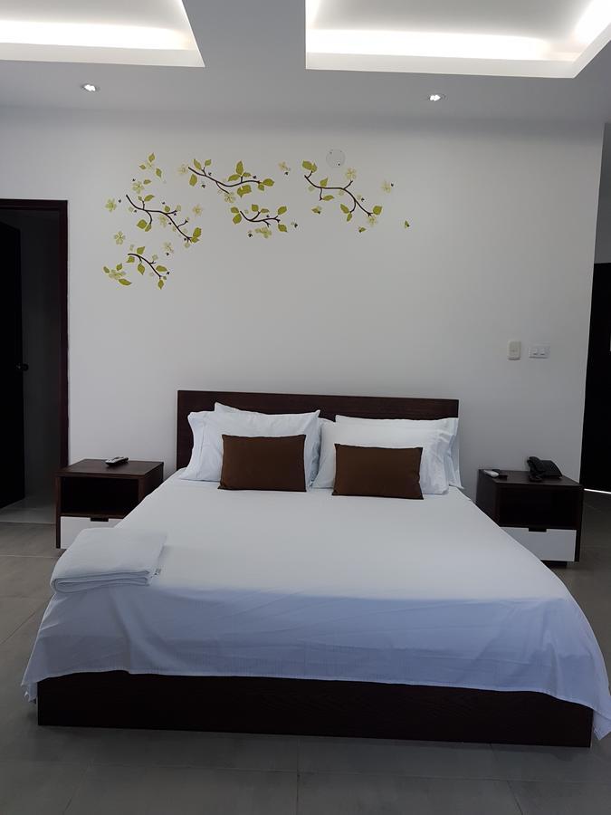 Hotel Plaza Real Montelíbano Zewnętrze zdjęcie