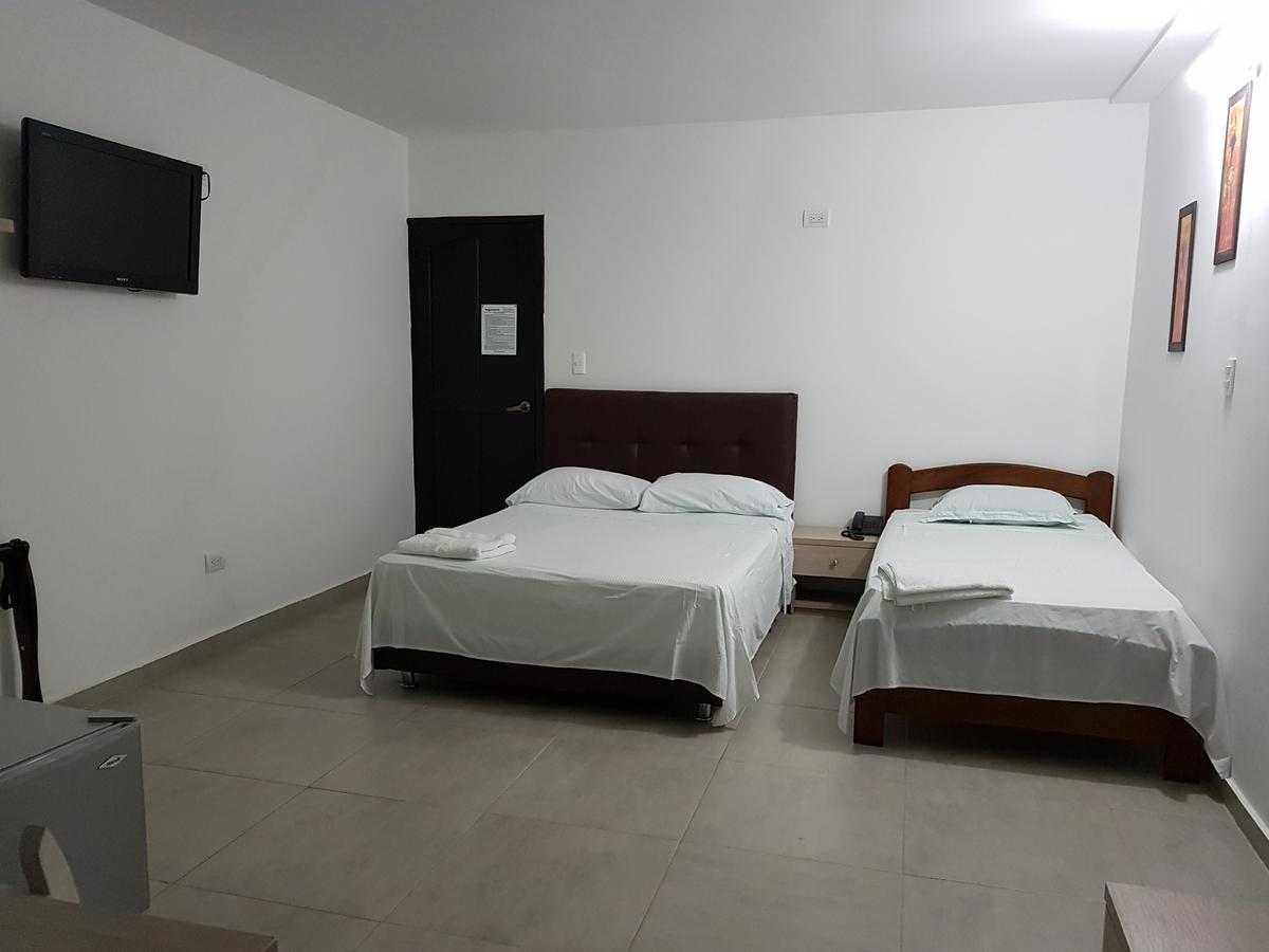 Hotel Plaza Real Montelíbano Zewnętrze zdjęcie