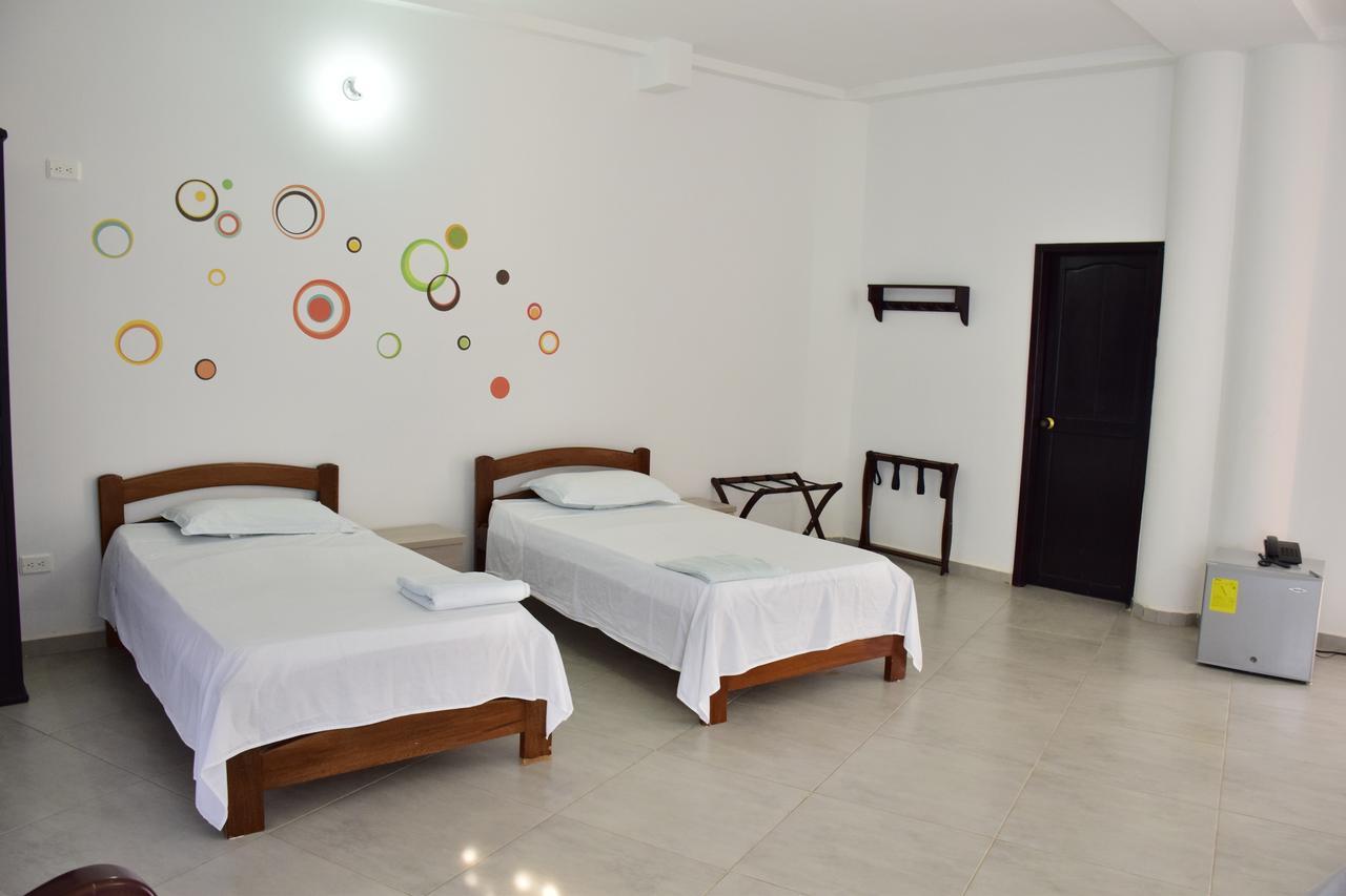 Hotel Plaza Real Montelíbano Zewnętrze zdjęcie