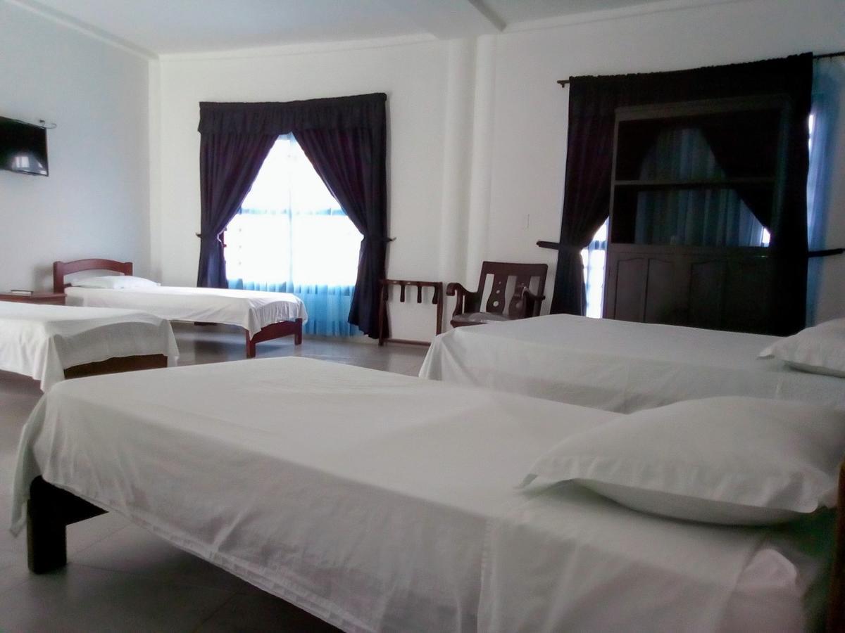 Hotel Plaza Real Montelíbano Zewnętrze zdjęcie